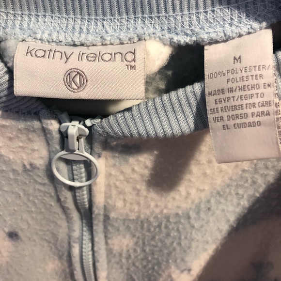 Zip Up Robe - Picture 2 of 3